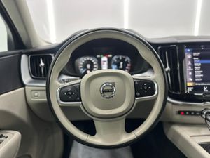 Volvo XC60 2.0 D4 AWD Momentum Auto  - Foto 17
