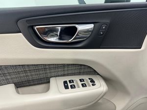 Volvo XC60 2.0 D4 AWD Momentum Auto  - Foto 11