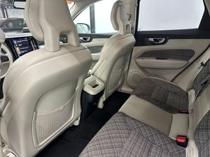 Volvo XC60 2.0 D4 AWD Momentum Auto  - Foto 23