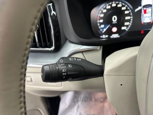 Volvo XC60 2.0 D4 AWD Momentum Auto  - Foto 18