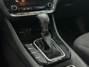 Hyundai IONIQ Híbrido 1.6 GDI 104 kW (141 CV) 6DCT Klass Nav Nacional +Único Propietario+Historial de mantenimiento - 134.000Km  - Foto 14