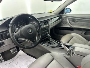 BMW Serie 3 325d Coupe E92 Auto Pack M 235Cv  - Foto 9