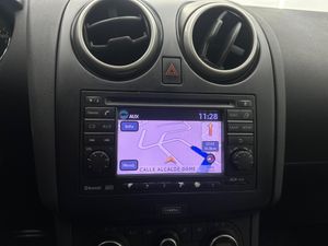 Nissan Qashqai 2.0 dCi TEKNA PREMIUM 4x4 A/T 17