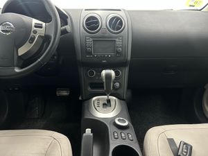 Nissan Qashqai 2.0 dCi TEKNA PREMIUM 4x4 A/T 17