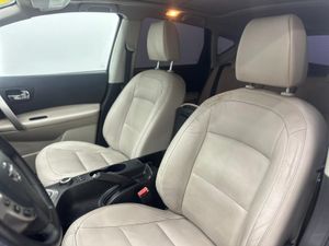 Nissan Qashqai 2.0 dCi TEKNA PREMIUM 4x4 A/T 17