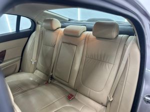 Jaguar XF 3.0 V6 Diésel Luxury  - Foto 30