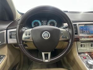 Jaguar XF 3.0 V6 Diésel Luxury  - Foto 32