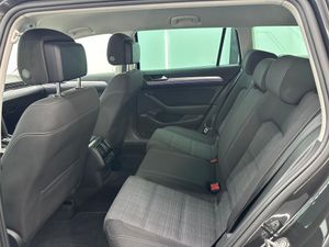 Volkswagen Passat Variant Executive 2.0 TDI 110kW (150CV)  - Foto 21