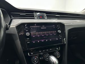 Volkswagen Passat Variant Executive 2.0 TDI 110kW (150CV)  - Foto 25