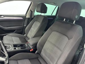 Volkswagen Passat Variant Executive 2.0 TDI 110kW (150CV)  - Foto 10
