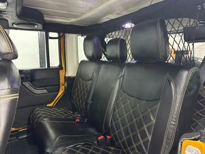 Jeep Wrangler  Wrangler 3.6 V6 Sahara Aut  - Foto 17