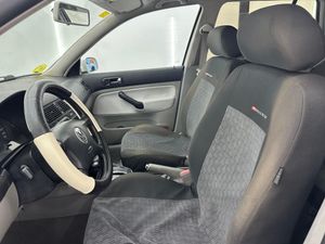 Volkswagen Golf 1.6 HIGHLINE AUTOMATIC 100cv Nacional  - Foto 6
