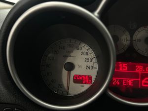 Alfa Romeo GT 1.9 JTD Distinctive - 199.000Km  - Foto 16