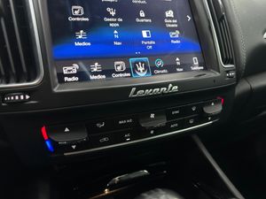 Maserati Levante V6 275 HP D AWD GranLusso  - Foto 11