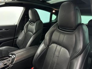 Maserati Levante V6 275 HP D AWD GranLusso  - Foto 30