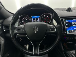 Maserati Levante V6 275 HP D AWD GranLusso  - Foto 13