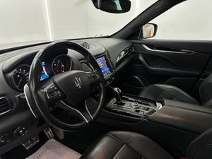 Maserati Levante V6 275 HP D AWD GranLusso  - Foto 9
