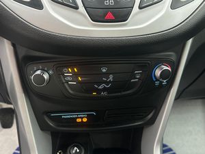 Ford B-MAX 1.5 TDCi 75 Titanium  - Foto 9