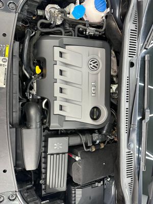 Volkswagen Touran 1.6 TDI 105cv DSG Advance Bmotion Tech  - Foto 29