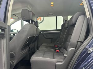 Volkswagen Touran 1.6 TDI 105cv DSG Advance Bmotion Tech  - Foto 31