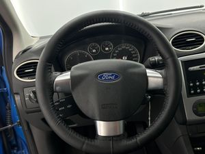Ford Focus 1.8 TDCi Sport  - Foto 11