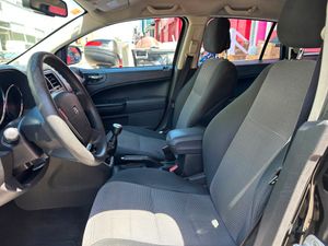 Dodge Caliber 2.0 SE Diseño  - Foto 6