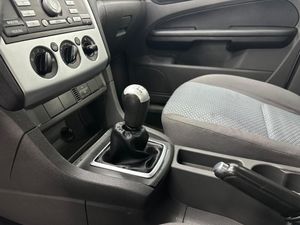 Ford Focus 1.8 TDCi Sport  - Foto 12