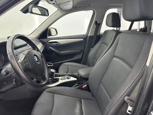 BMW X1 sDrive16d Essential Edition  - Foto 6
