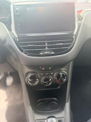 Peugeot 208 5P Signature BlueHDi 73KW (100CV)  - Foto 7