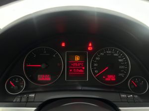 Audi A4 Avant 2.0 TDI 140cv DPF  - Foto 6