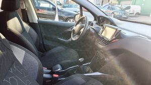 Peugeot 2008 Style 1.2L PureTech 81KW (110CV) S&S ÚNICO PROPIETARIO  - Foto 9