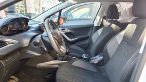 Peugeot 2008 Style 1.2L PureTech 81KW (110CV) S&S ÚNICO PROPIETARIO  - Foto 6