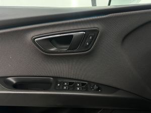 Seat Leon ST 2.0 TDI 110kW St&Sp Style Plus Nacional - UNICO PROPIETARIO  - Foto 27
