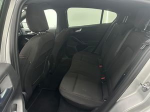 Ford Focus 1.0 Ecoboost MHEV 114kW ST-Line X Auto  - Foto 17