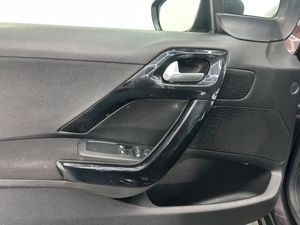 Peugeot 208 5P ALLURE 1.2 VTi 82  - Foto 19