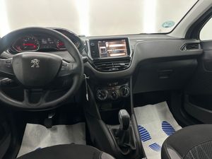Peugeot 208 5P ALLURE 1.2 VTi 82  - Foto 11