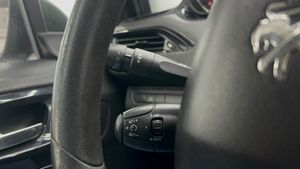 Peugeot 208 5P ALLURE 1.2 VTi 82  - Foto 15