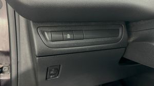 Peugeot 208 5P ALLURE 1.2 VTi 82  - Foto 17
