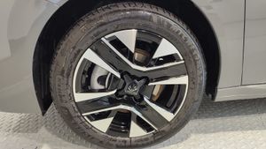 Peugeot 208 Allure Gasolina 100 S&S 6 Vel. MAN  - Foto 2