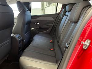 Peugeot 308 5P Allure Hybrid MHEV 136 e-DCS6  - Foto 2