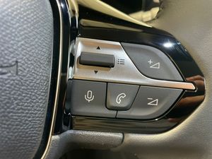Peugeot 308 5P Allure Hybrid MHEV 136 e-DCS6  - Foto 2