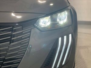 Peugeot 208 Allure HYBRID 100 eDCS6   - Foto 2
