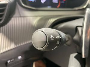 Peugeot 208 Allure HYBRID 100 eDCS6   - Foto 2