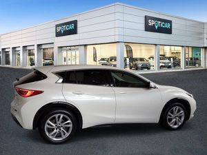Infiniti Q30 PREMIUM 1.6TC 115kW (156CV)   7DCT   - Foto 2