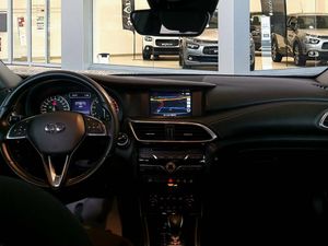 Infiniti Q30 PREMIUM 1.6TC 115kW (156CV)   7DCT   - Foto 2