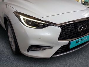 Infiniti Q30 PREMIUM 1.6TC 115kW (156CV)   7DCT   - Foto 2