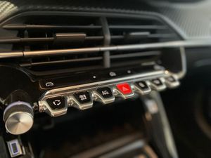 Peugeot 208 Allure HYBRID 110 eDCS6  - Foto 2