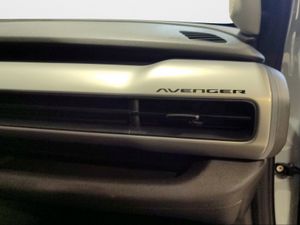 Jeep Avenger 1.2 eHybrid 74kW (100CV) Summit  - Foto 2