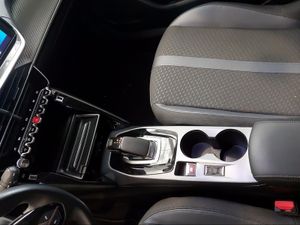 Peugeot e-2008 Eléctrico Allure  - Foto 2