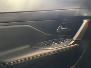 Peugeot 308 5P First Edition Eléctrico 115kW (156CV)  - Foto 2